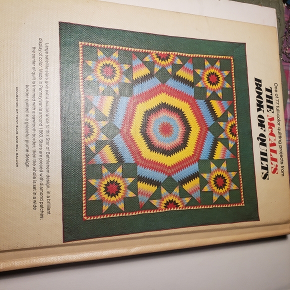 Vintage The McCall's Book of Quilts 1975 - Picture 2 of 16